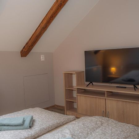 Appartement Apatman Fellini House à Trenčín Extérieur photo