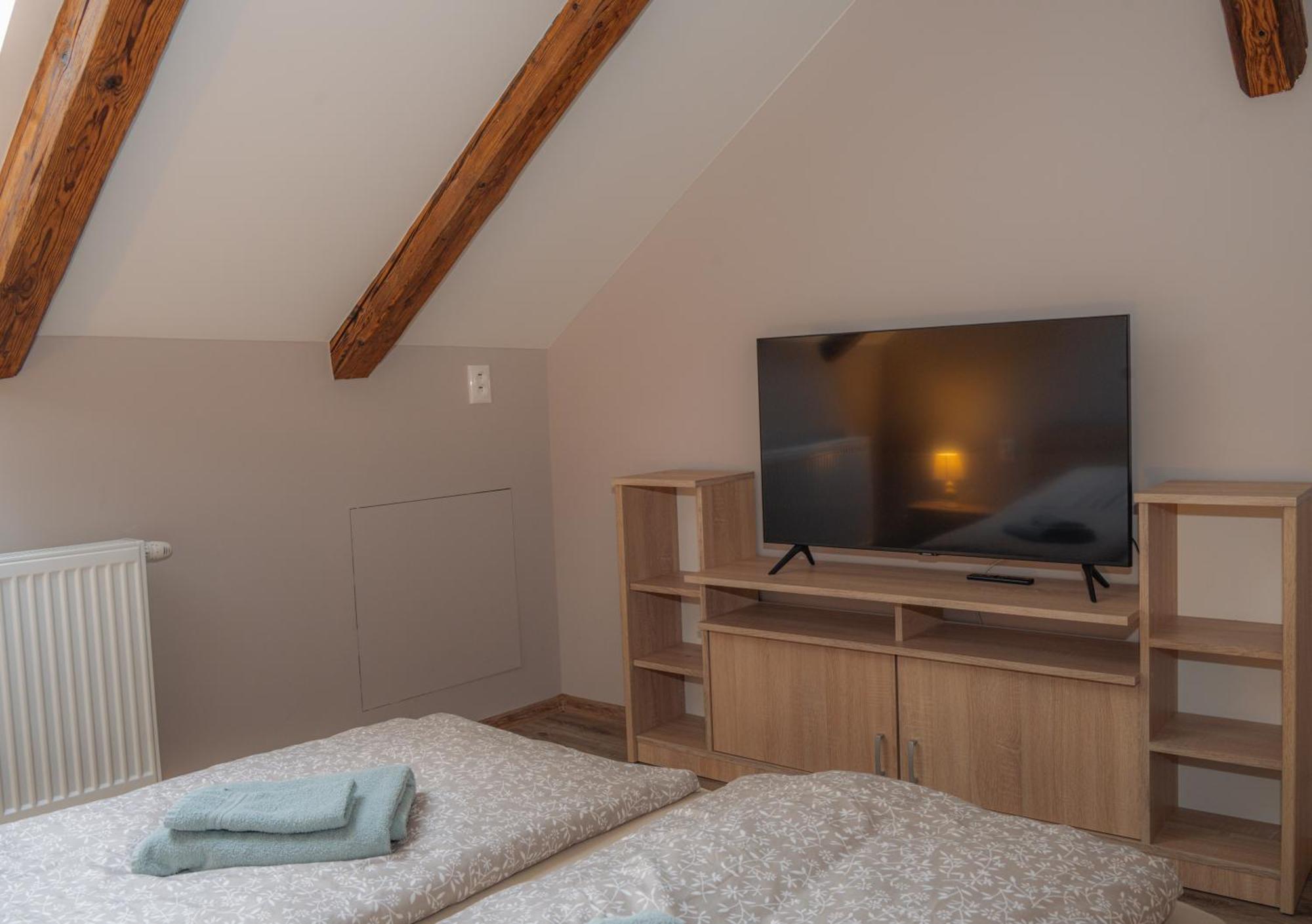 Appartement Apatman Fellini House à Trenčín Extérieur photo